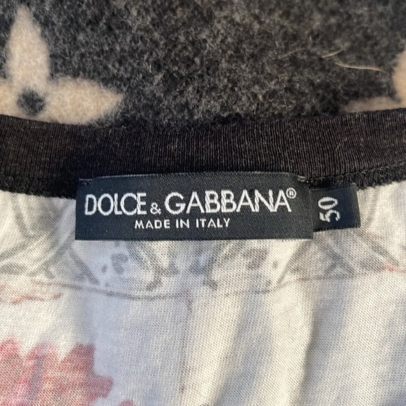 Dolce and Gabbana men’s tshirt in pristine condition - Picture 2 of 3